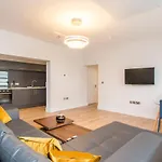 Coldharbour Apartment *