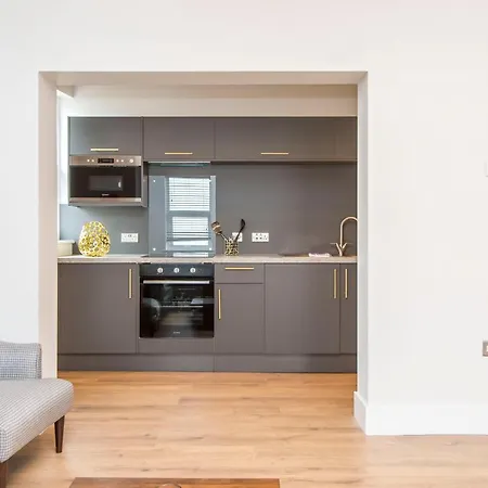 Coldharbour Апартаменти