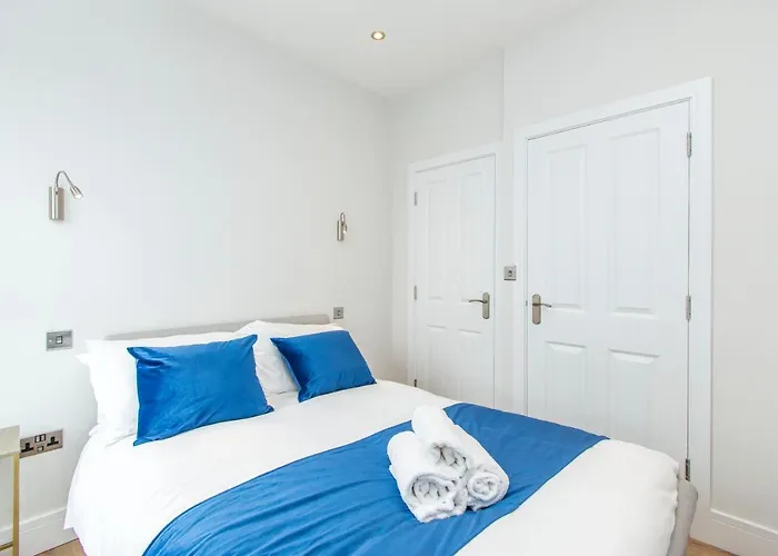 Coldharbour Apartment *